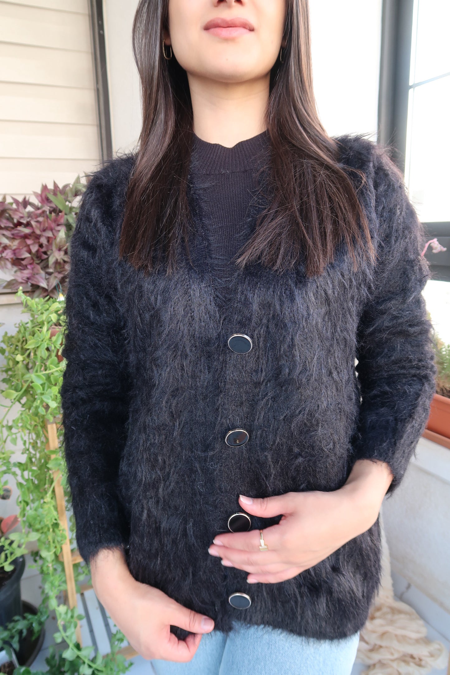 DARA FUZZY V NECK CARDIGAN