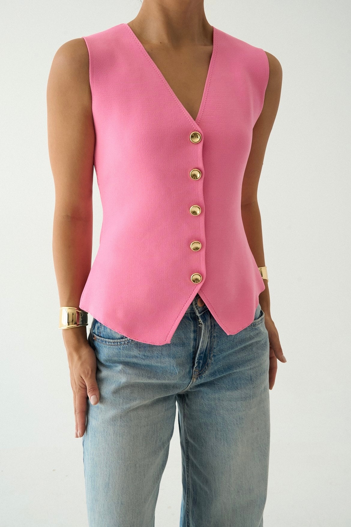 SUMMER V NECK BUTTON TOP