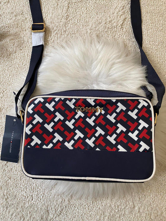 TOMMY CROSSBODY