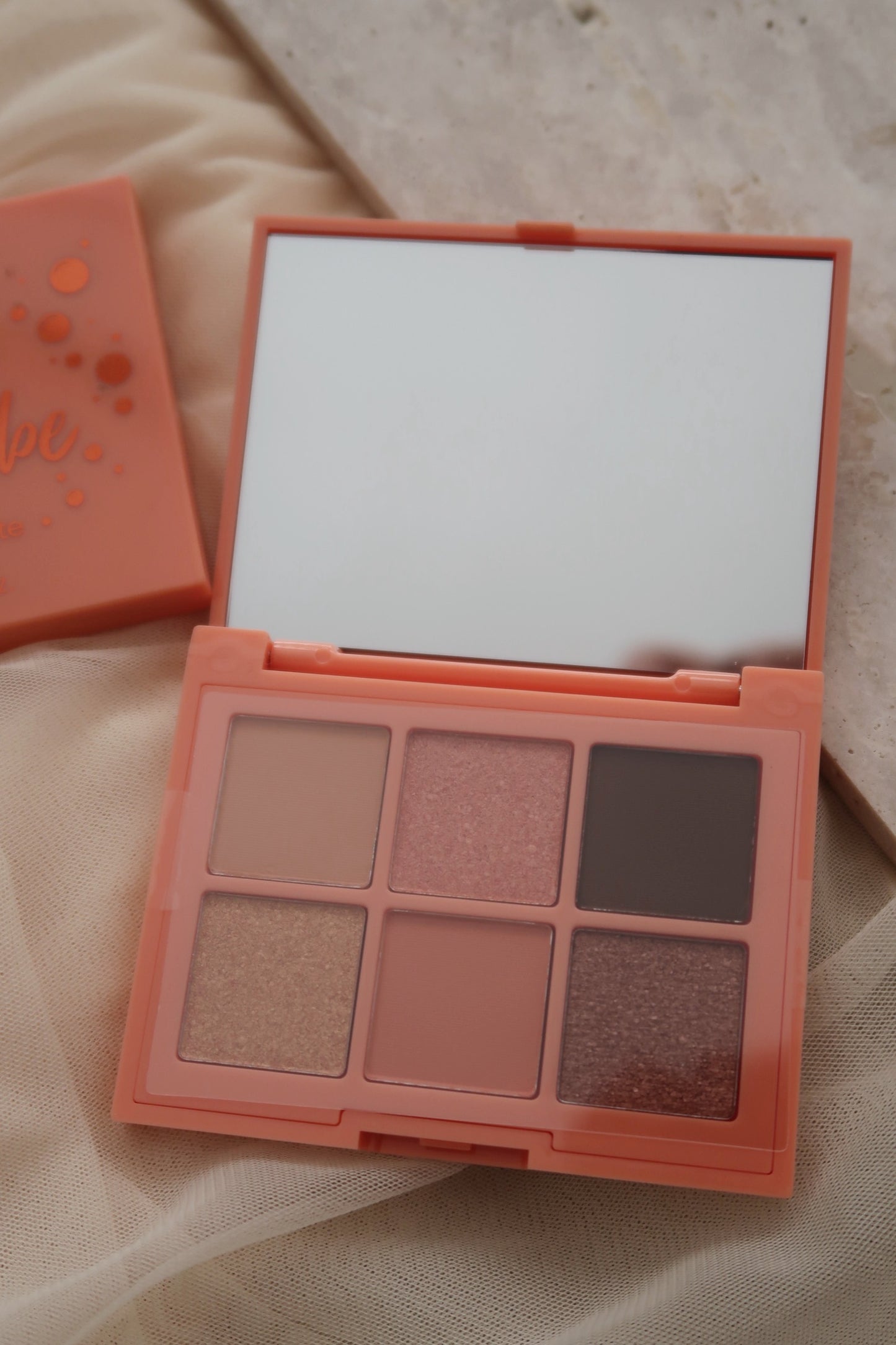 ESSENCE EYESHADOW PALETTE