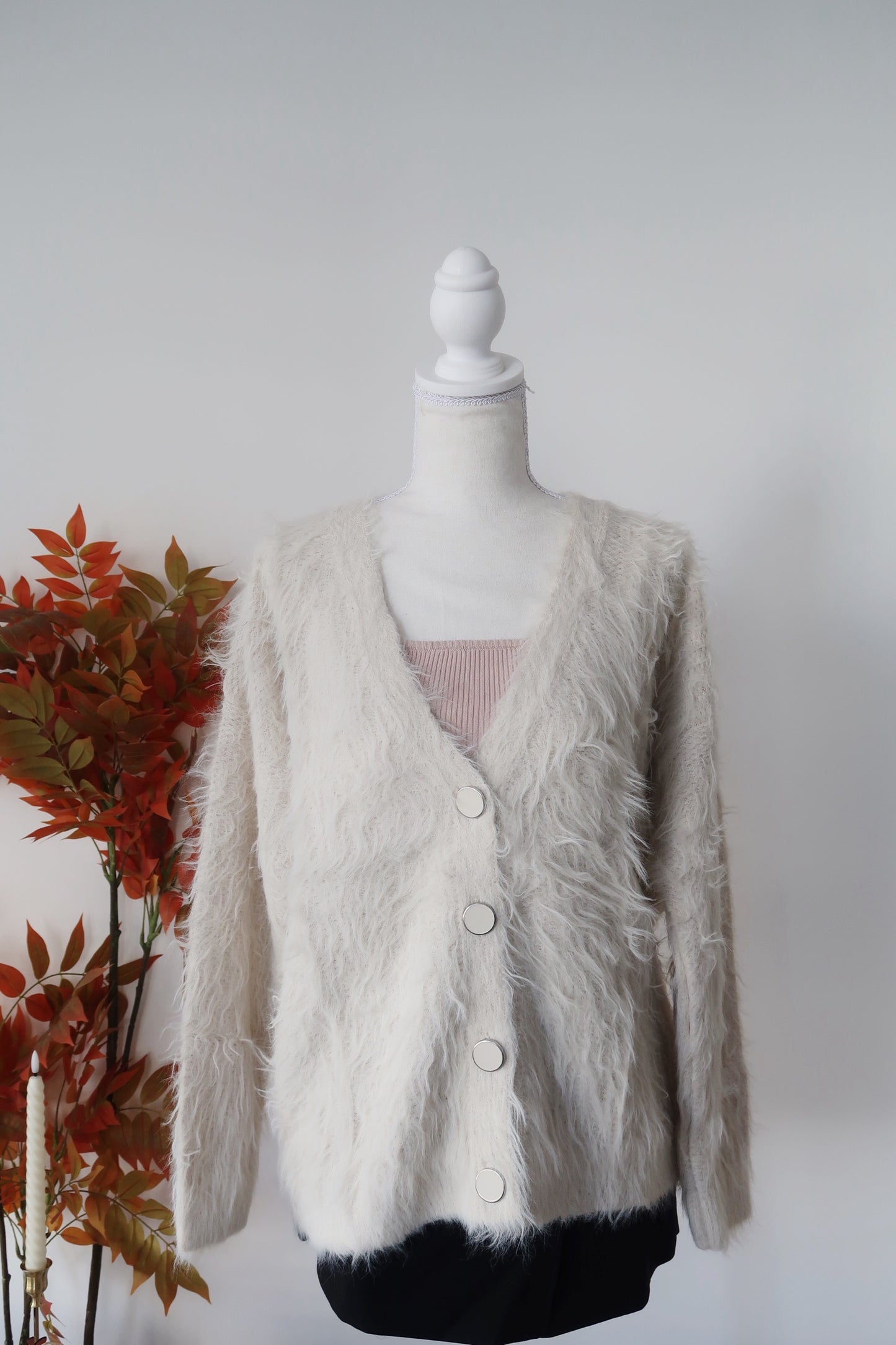 DARA FUZZY V NECK CARDIGAN