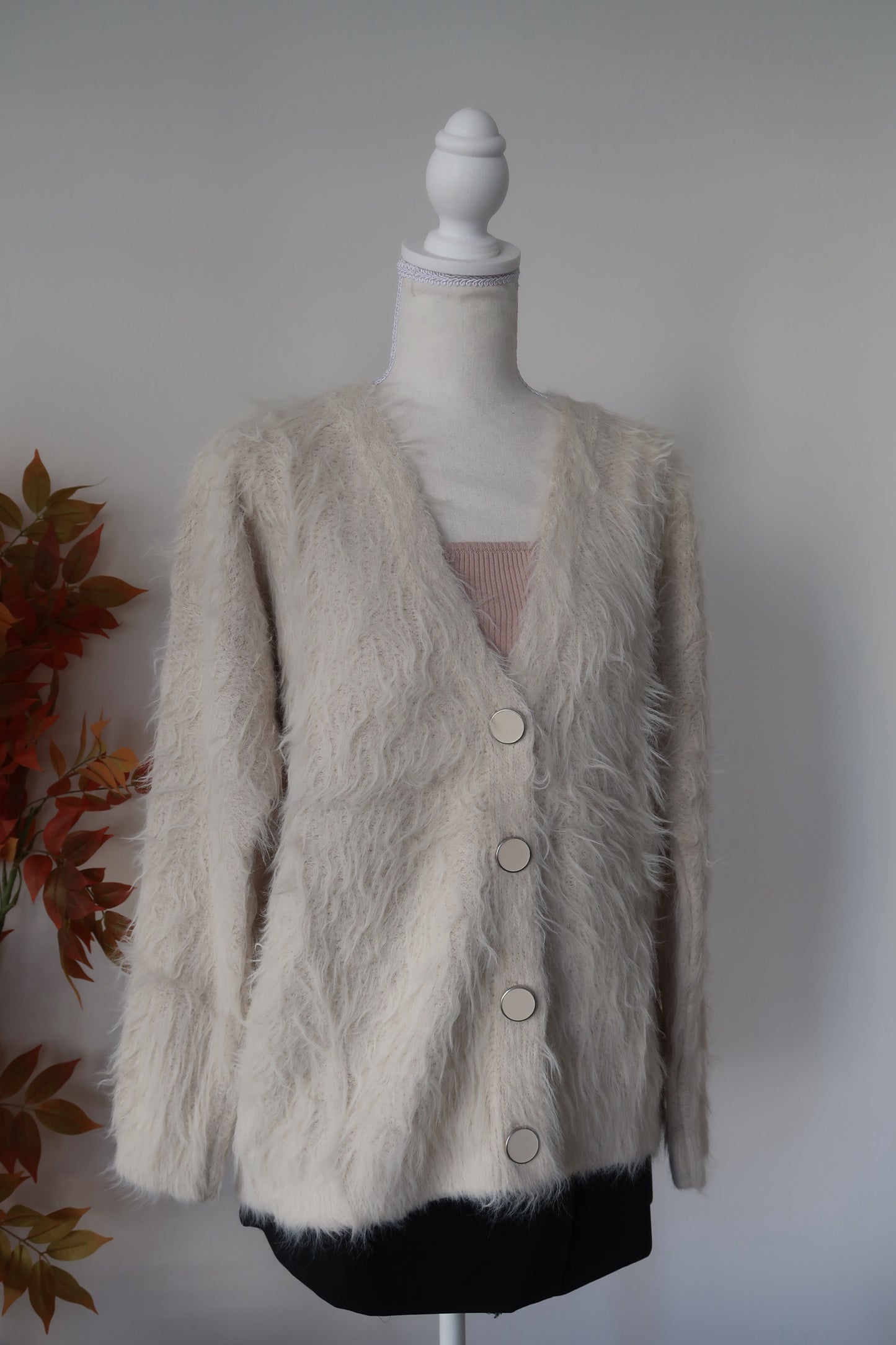 DARA FUZZY V NECK CARDIGAN