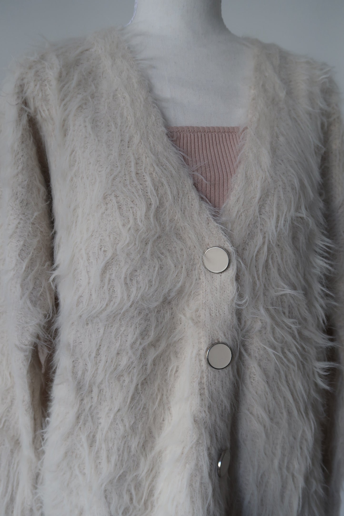 DARA FUZZY V NECK CARDIGAN