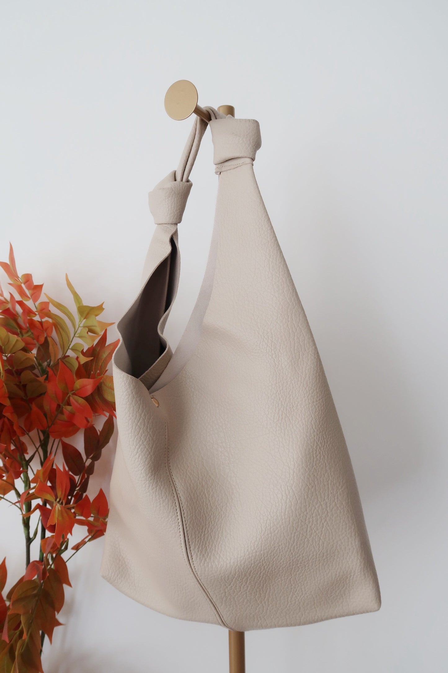 ARIELLE SLOUCH SHOULDER BAG