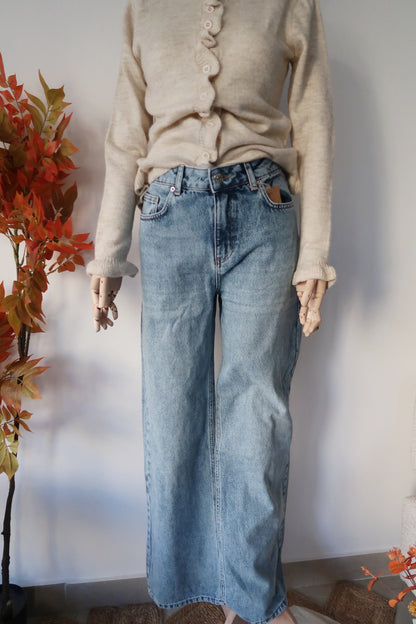 LUNA STRAIGHT LEG JEANS