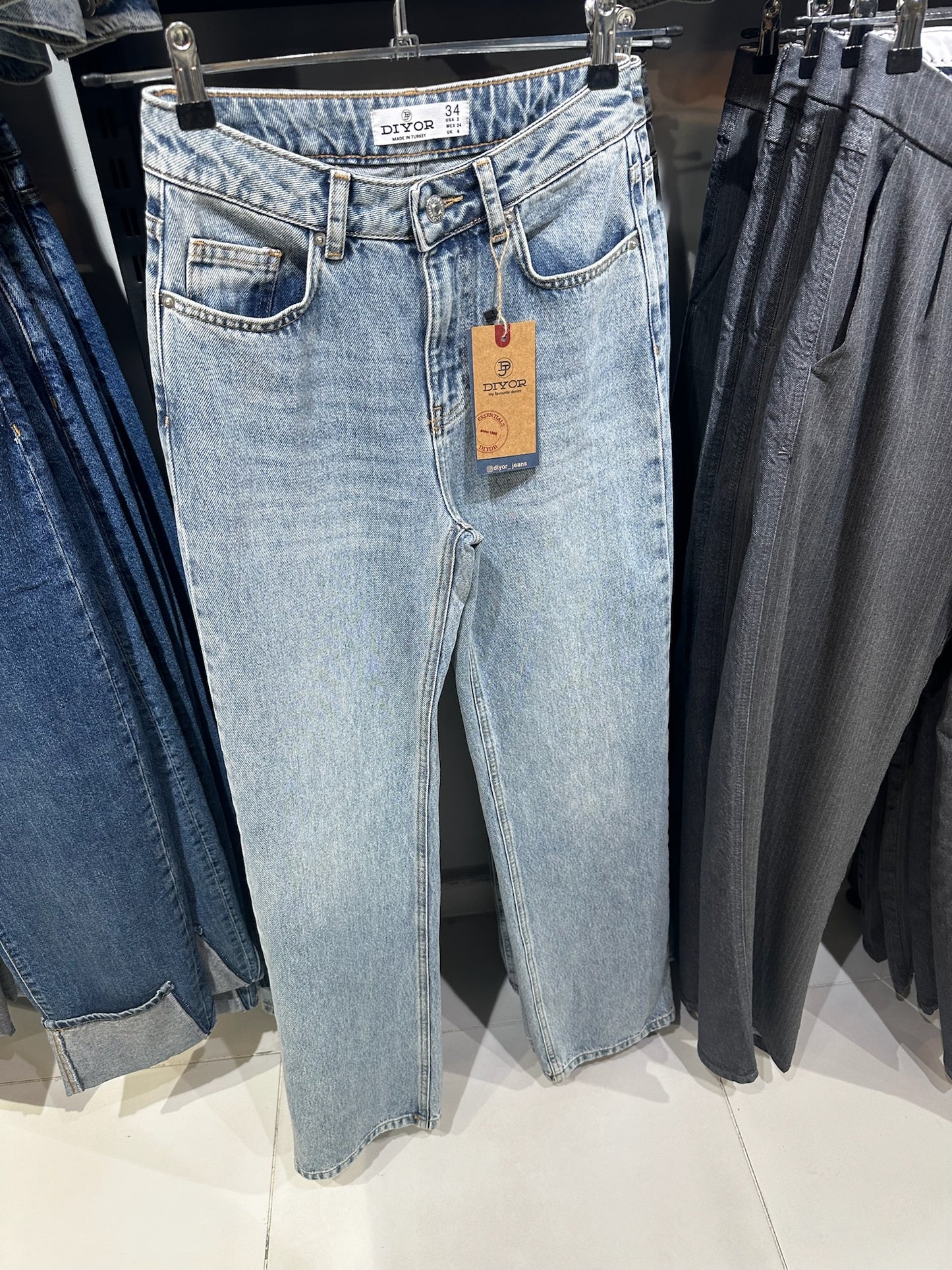 LUNA STRAIGHT LEG JEANS