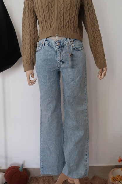 RAZAN ASYMMETRICAL JEANS