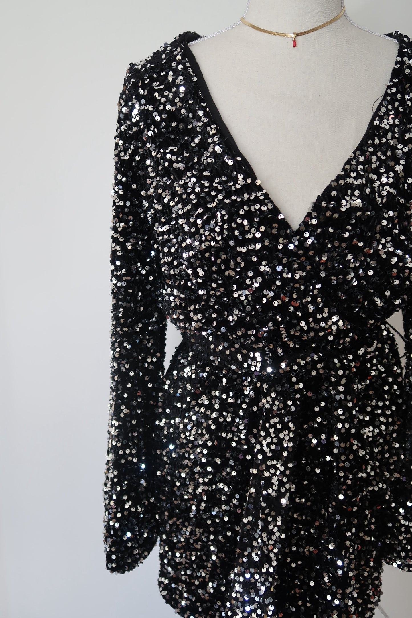 HOLIDAY VELVET EVENING DRESS- BLK SEQUENCE