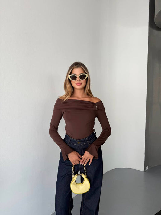 MADONNA OFF SHOULDER TOP