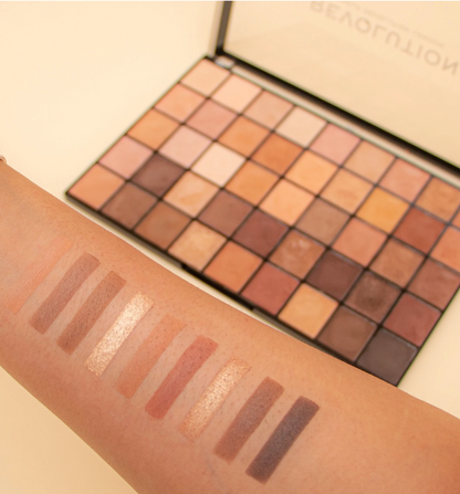 REVOLUTION MAXI RELOADED EYESHADOW PALETTE